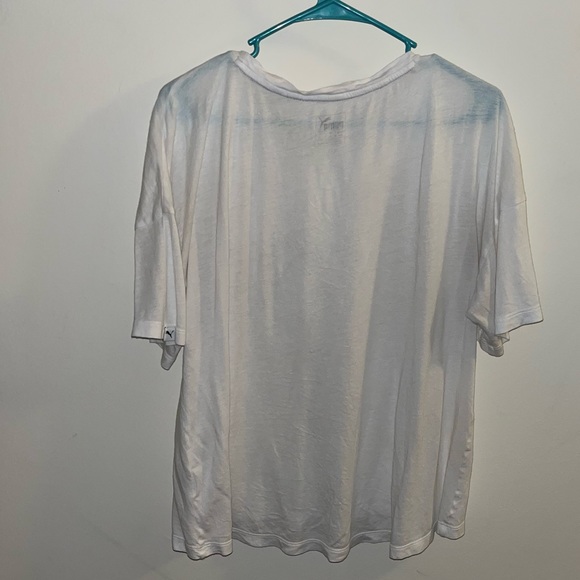 ⭐️PUMA Flowy work out top - Picture 2 of 3